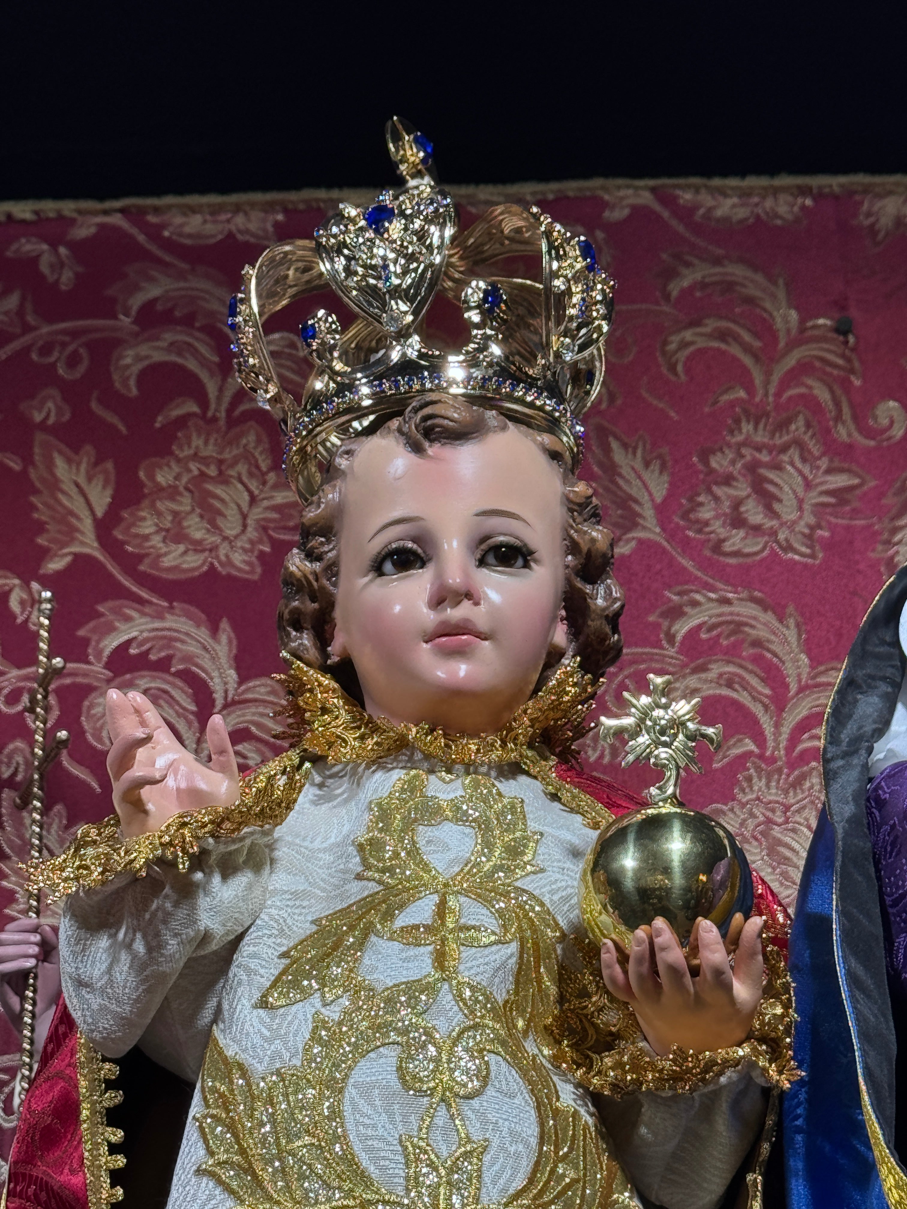 Niño Jesus De Praga 75cm Incluye Accesorios Baño De Oro