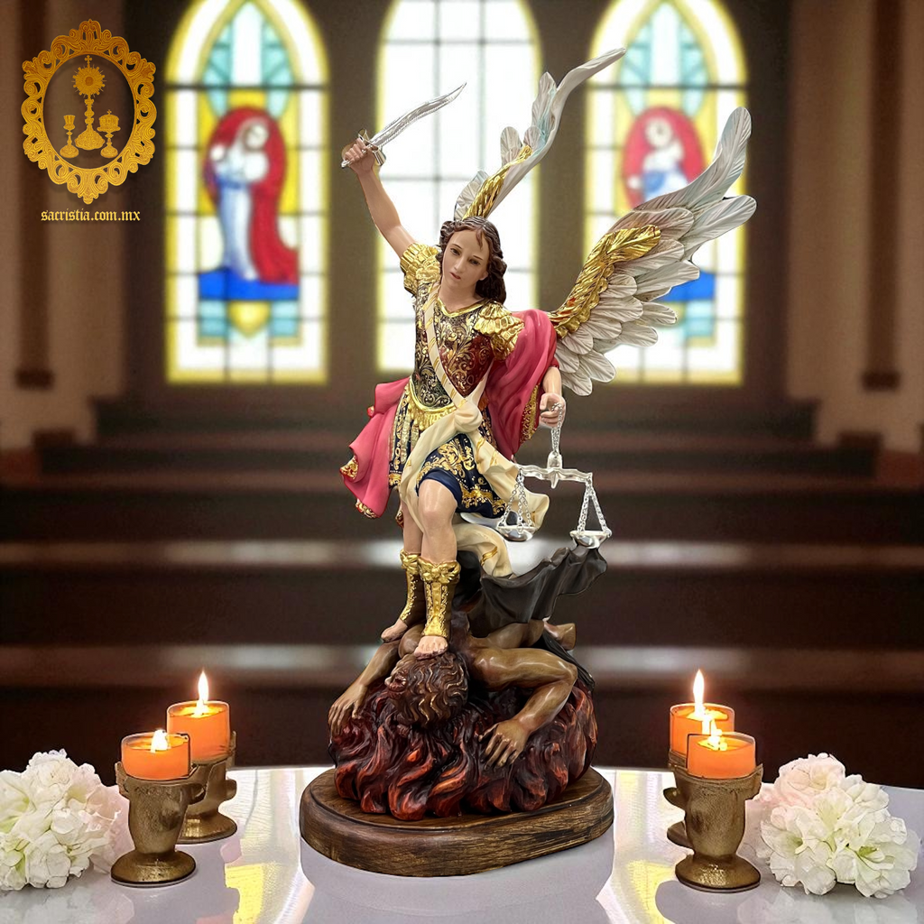 San Miguel Arcángel En Madera Decorado Con Oro Fino 50cm