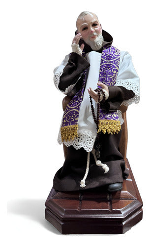 Escultura De Padre Pío Talla En Madera