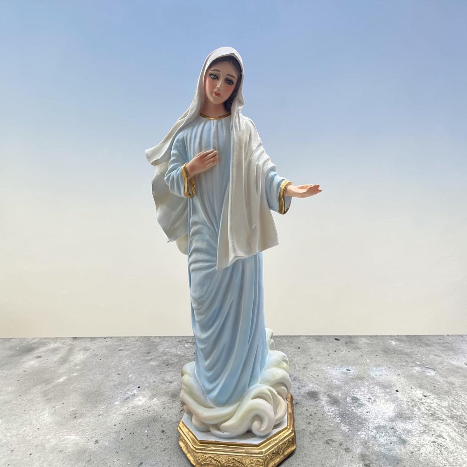 Virgen De Medjugorje O Reina De La Paz 30cm