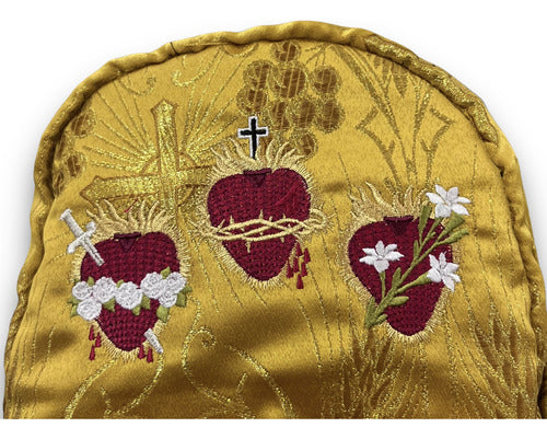 Mochila Mini Sacristía Bordada 3 Corazones Brocada Dorada