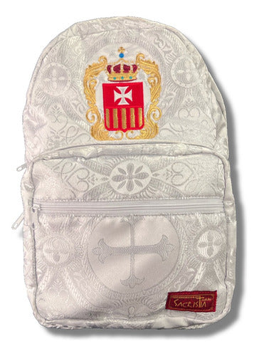 Mochila Sacristía Bordada En Tela Brocada Blanco Con Plateado Escudo Virgen De La Meced