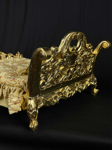 Cuna Para Figura Religiosa Tallada En Cedro Y Hoja De Oro