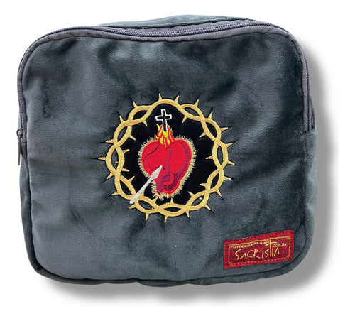 Mochila Sacristía O Sacrimochila 4.0 Bordada Corazón De Jesús Y Pintura De Eucaristia Con Bolsa Desmontable