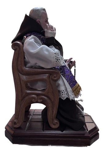 Escultura De Padre Pío Talla En Madera